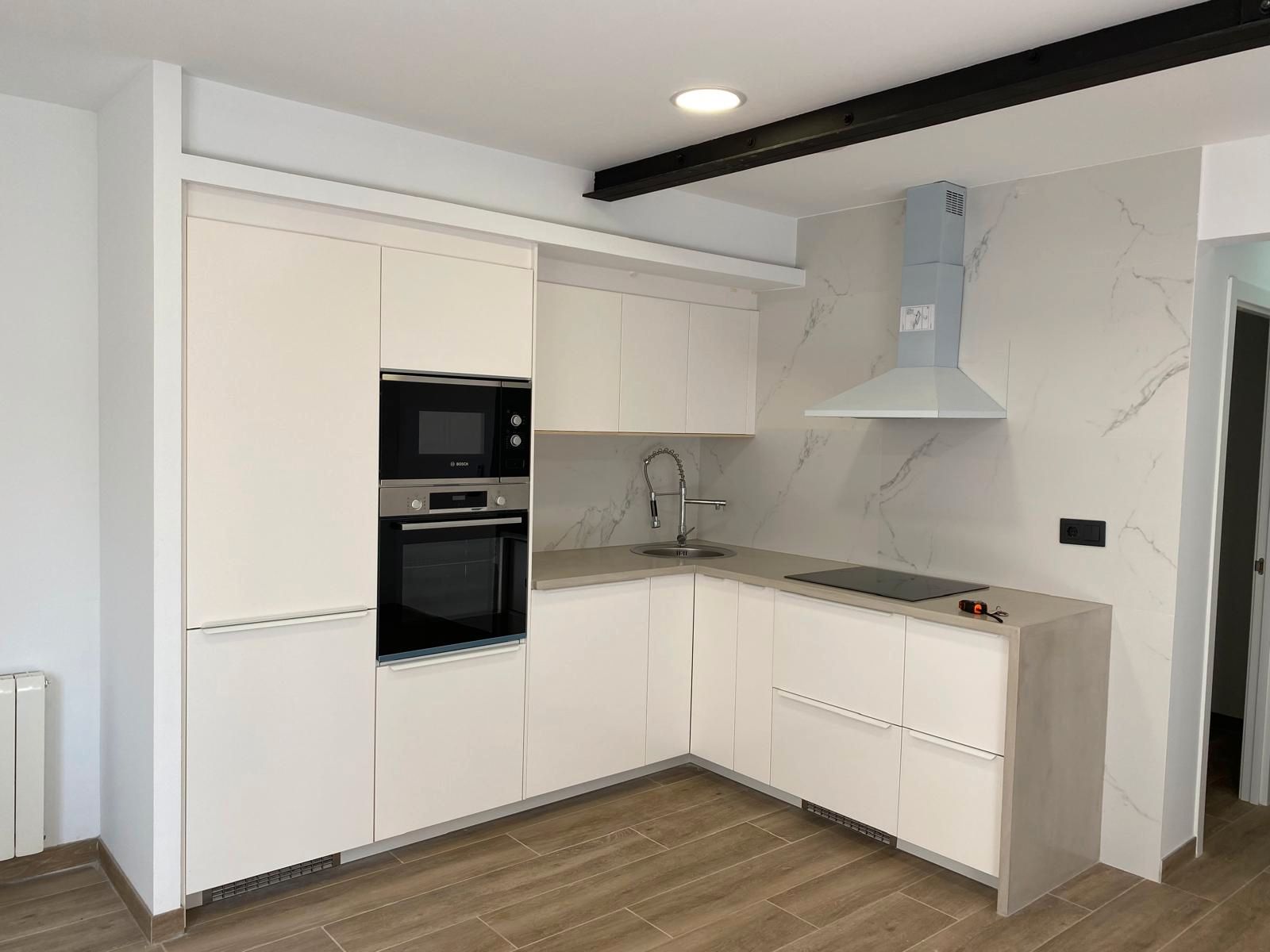 Kitchen of Flat to rent in Badalona  with Air Conditioner, Heating and Oven