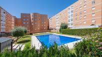 Piscina de Pis en venda en  Sevilla Capital amb Jardí privat i Piscina comunitària