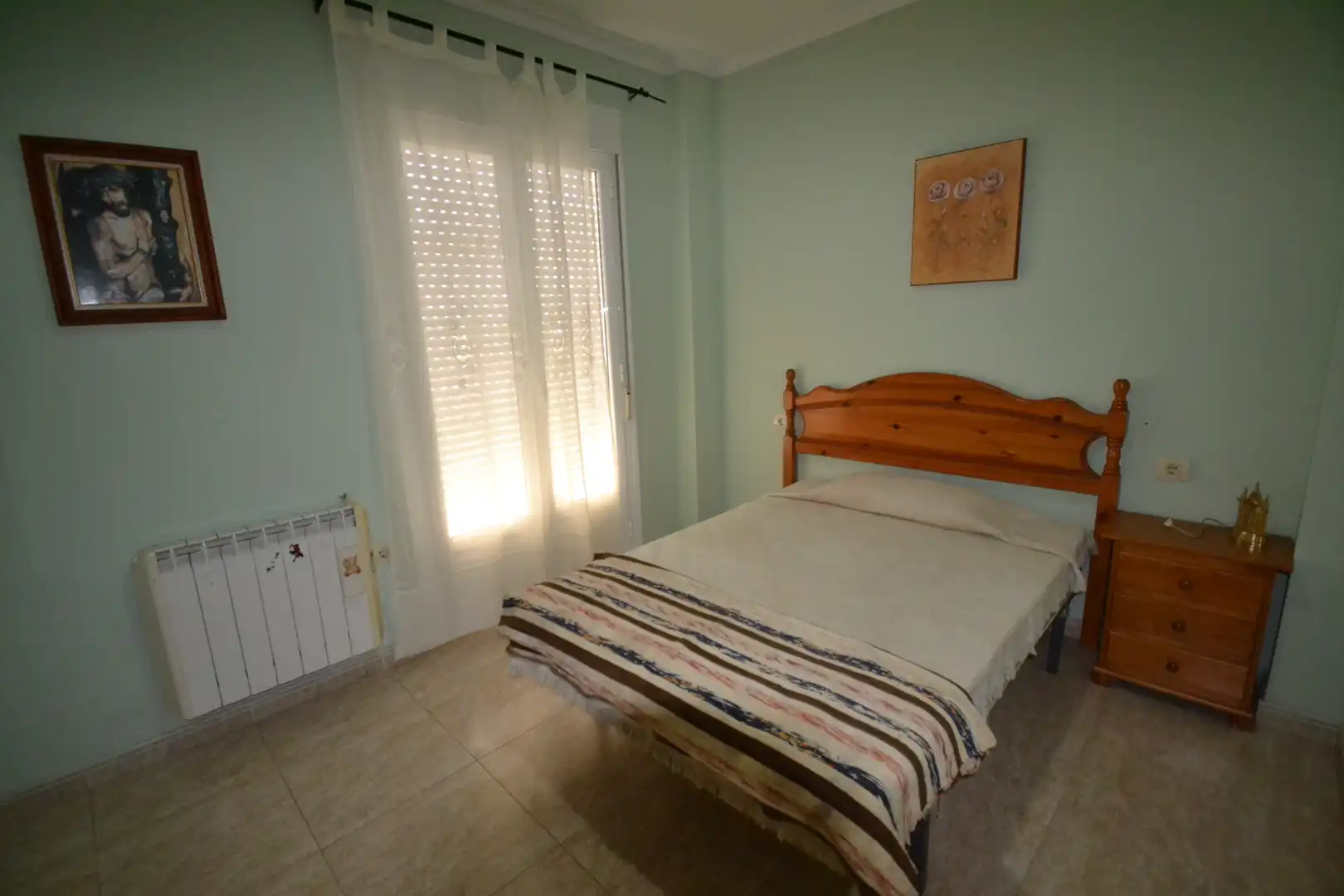 Habitación de Casa adosada en venta en Malpartida de Plasencia con Calefacción, Terraza y Amueblado