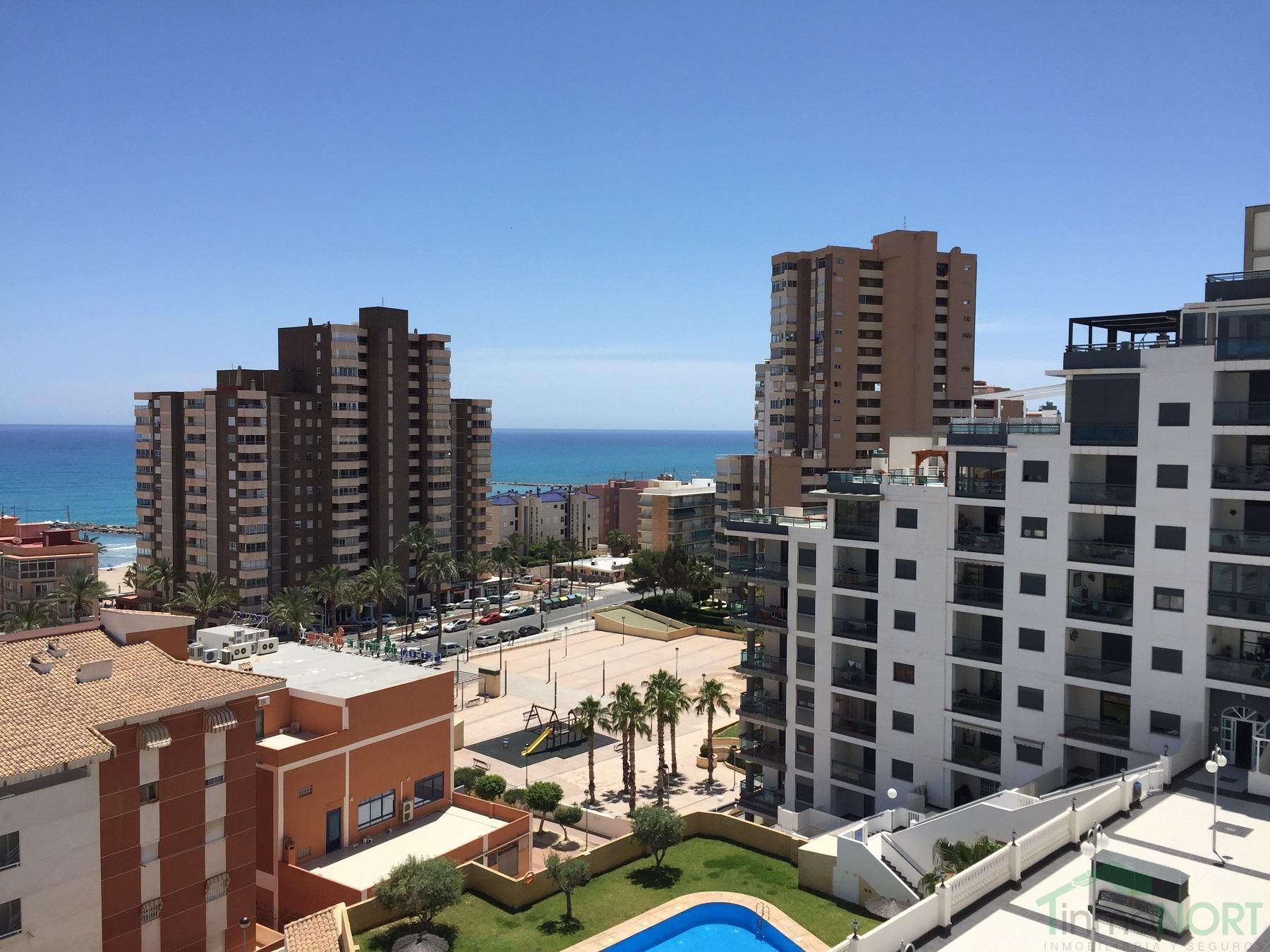 Vista exterior de Edifici en venda en El Campello