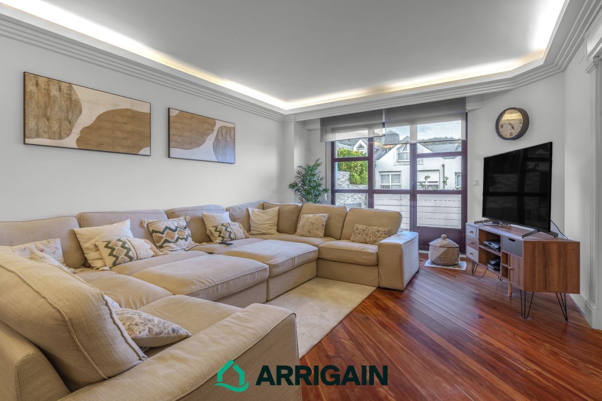 Living room of Single-family semi-detached for sale in Donostia - San Sebastián   with Heating, Private garden and Terrace