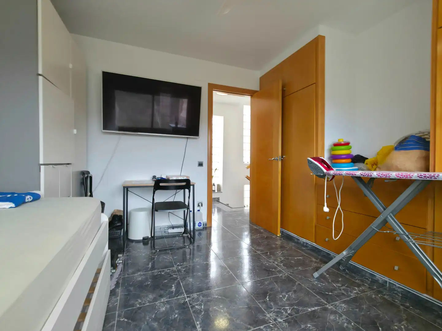 Sala d'estar de Casa o xalet en venda en Sant Andreu de la Barca amb Aire condicionat, Calefacció i Jardí privat
