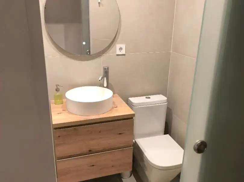 Bathroom of Office for rent in Barcelona  with Heating and Internet