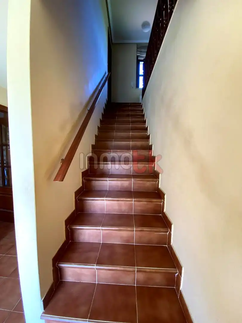 Casa o chalet en venta en Oleiros con Calefacción, Jardín privado y Alarma