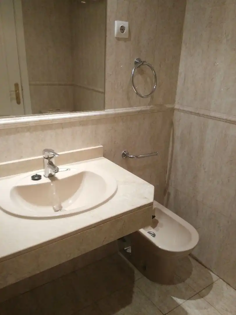 Baño de Piso en venta en Madrid con Aire acondicionado, Calefacción y Amueblado