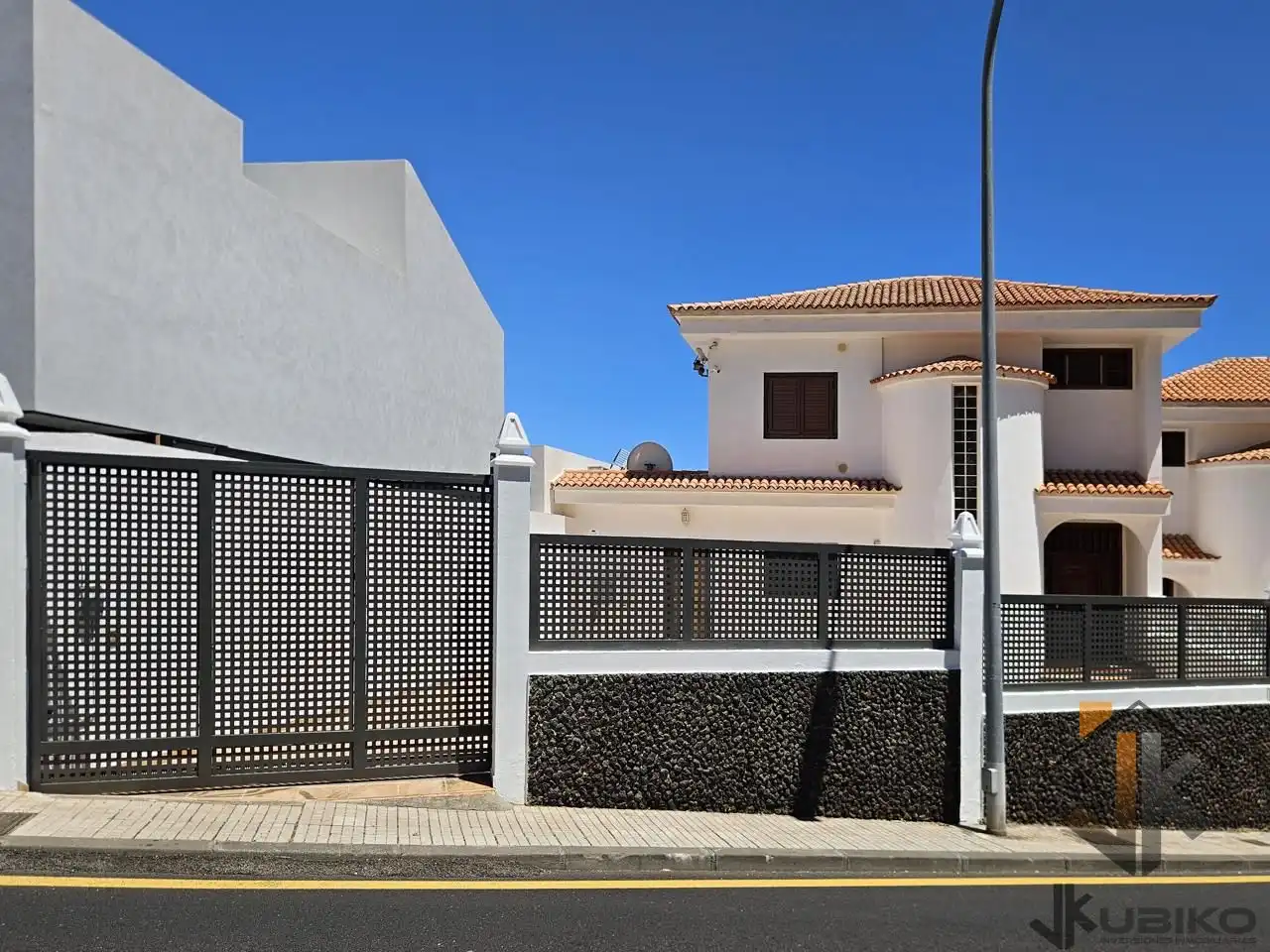 Vista exterior de Casa adosada en venta en Santa Cruz de Tenerife con Aire acondicionado, Terraza y Piscina
