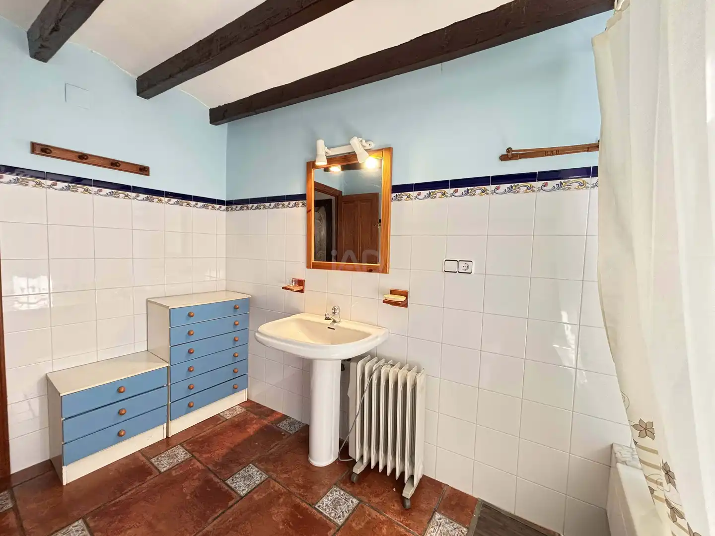 Bany de Casa o xalet en venda en La Vall d'Alcalà amb Calefacció i Terrassa