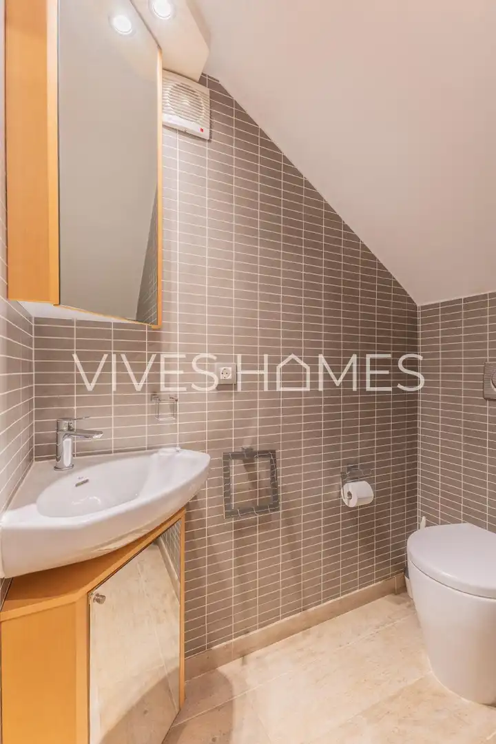 Bathroom of Duplexes for sale in Mataró  with Air Conditioner, Heating and Terrace