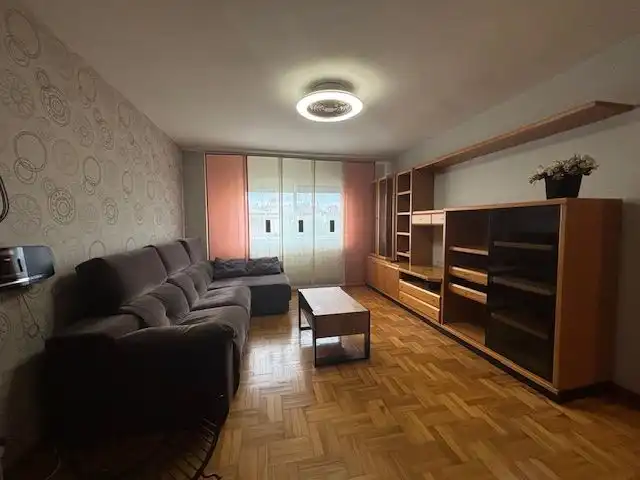 Wohnung zur Miete in Calle del Concejo de Olaz, 17, Mendillorri