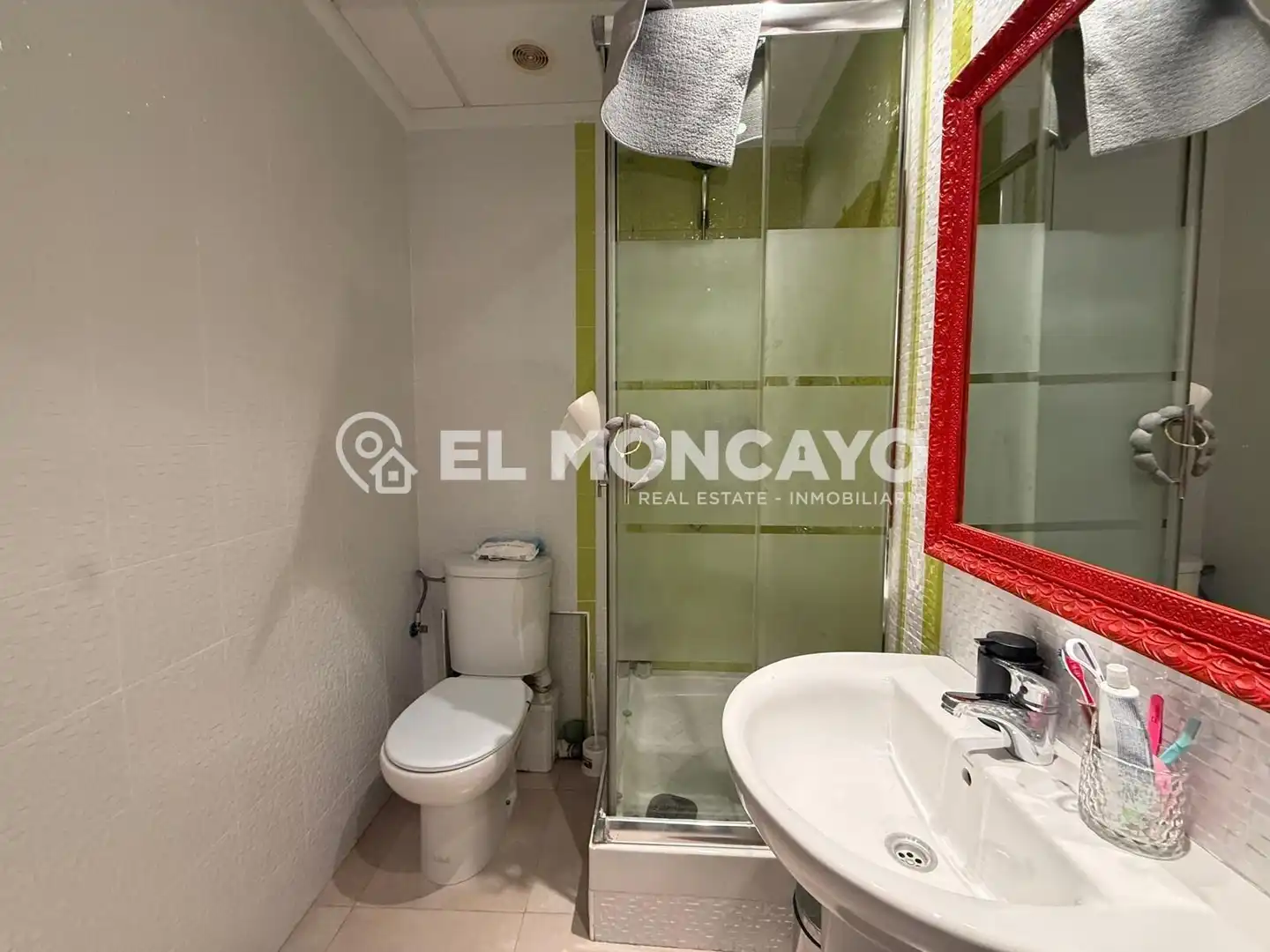Bathroom of Apartments for sale in Guardamar del Segura