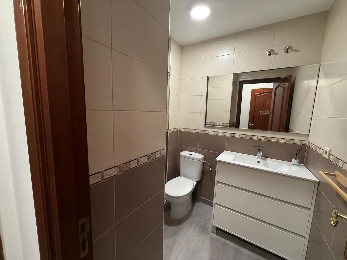 Badezimmer von Wohnungen zur Miete in Ames mit Heizung, Abstellraum und Möbliert