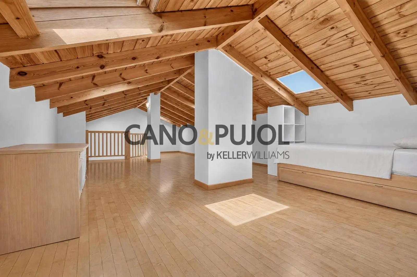 Sala de estar de Ático en venta en Rubí con Aire acondicionado, Calefacción y Jardín privado