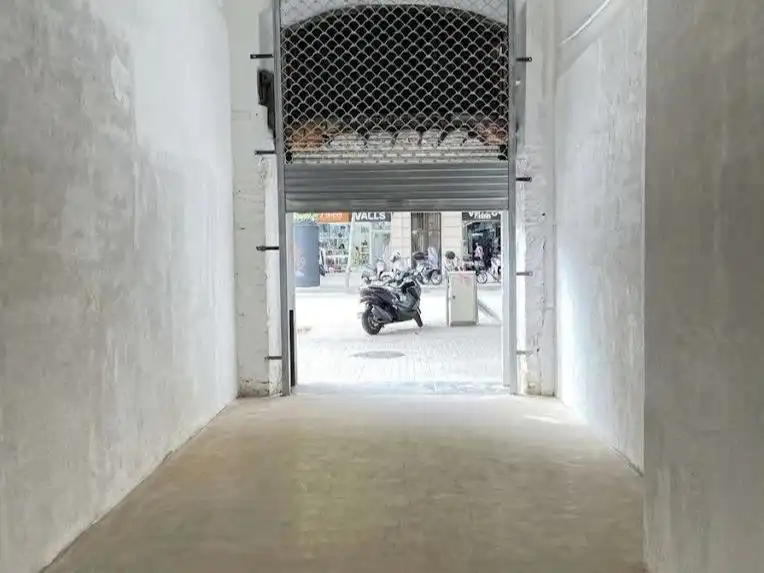 Local de lloguer en Eixample