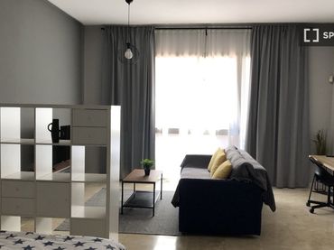 Appartamento con balcone in affitto a Villaverde