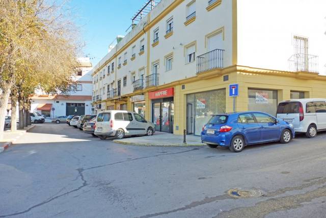 Local comercial en Alquiler en  GLORIETA CARLOS INFANTE en Sanlúcar la Mayor