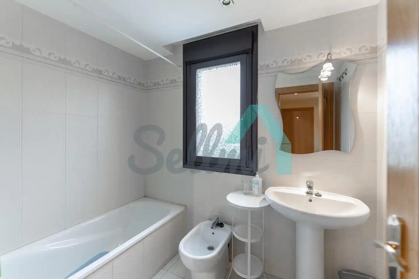 Bathroom of Flat for rent in Oviedo   with Heating, Parquet flooring and Terrace