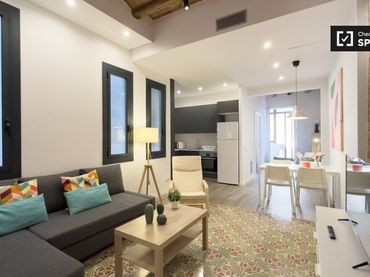 Appartamento con balcone in affitto a Eixample