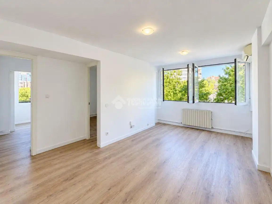 Bedroom of Flat for sale in Fuencarral - El Pardo