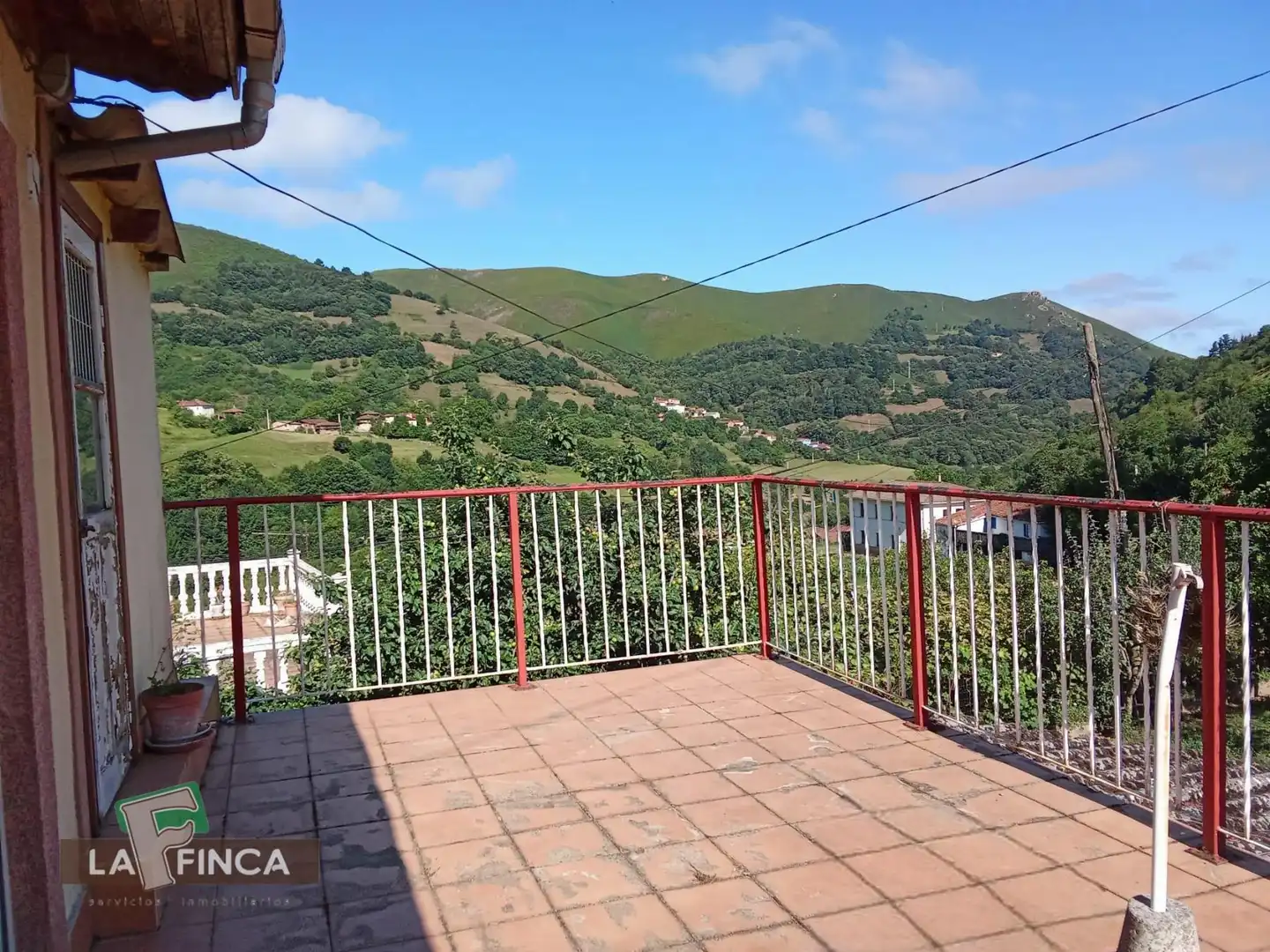 Terrace of Houses for sale in Belmonte de Miranda  with Heating, Terrace and Storage room