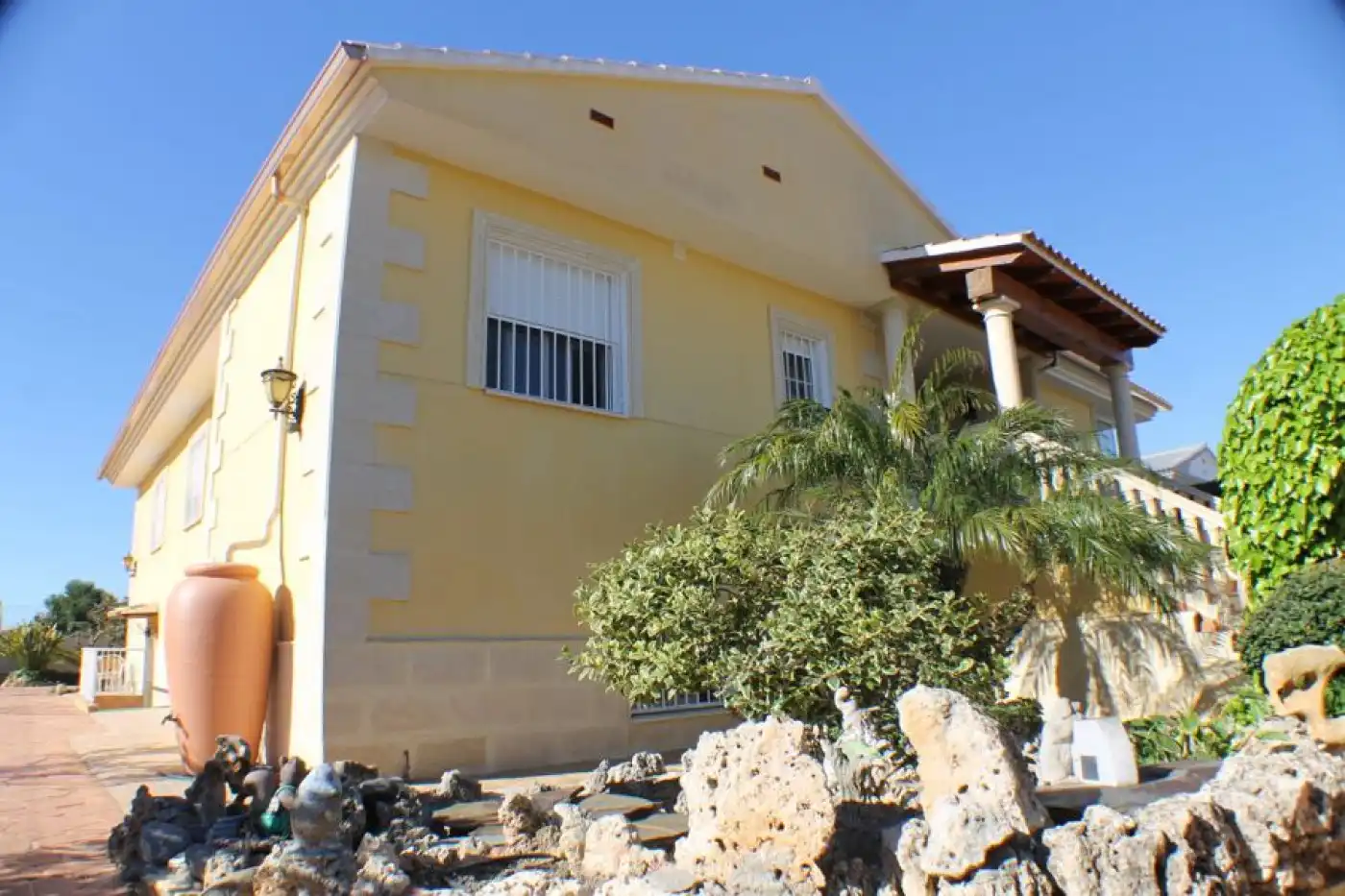 Vista exterior de Casa o chalet en venta en L'Alfàs del Pi con Aire acondicionado, Terraza y Piscina