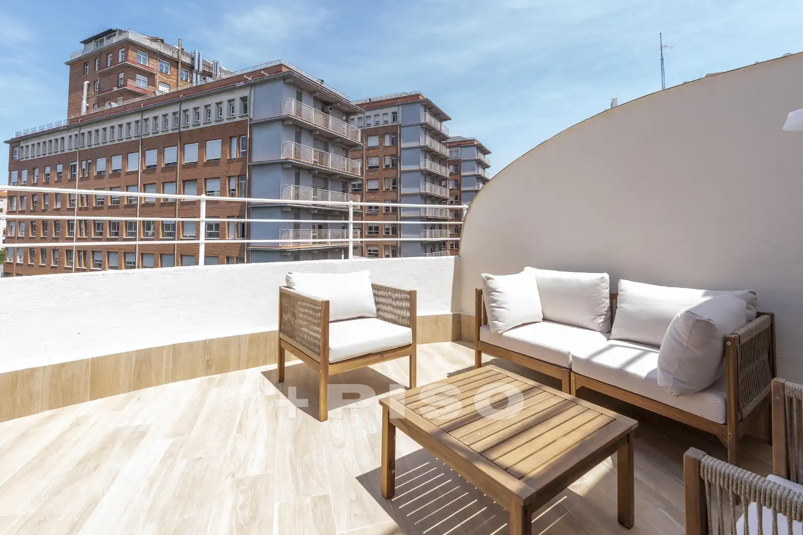Terrasse von Dachboden zum Verkauf in Madrid mit Klimaanlage, Terrasse und Möbliert