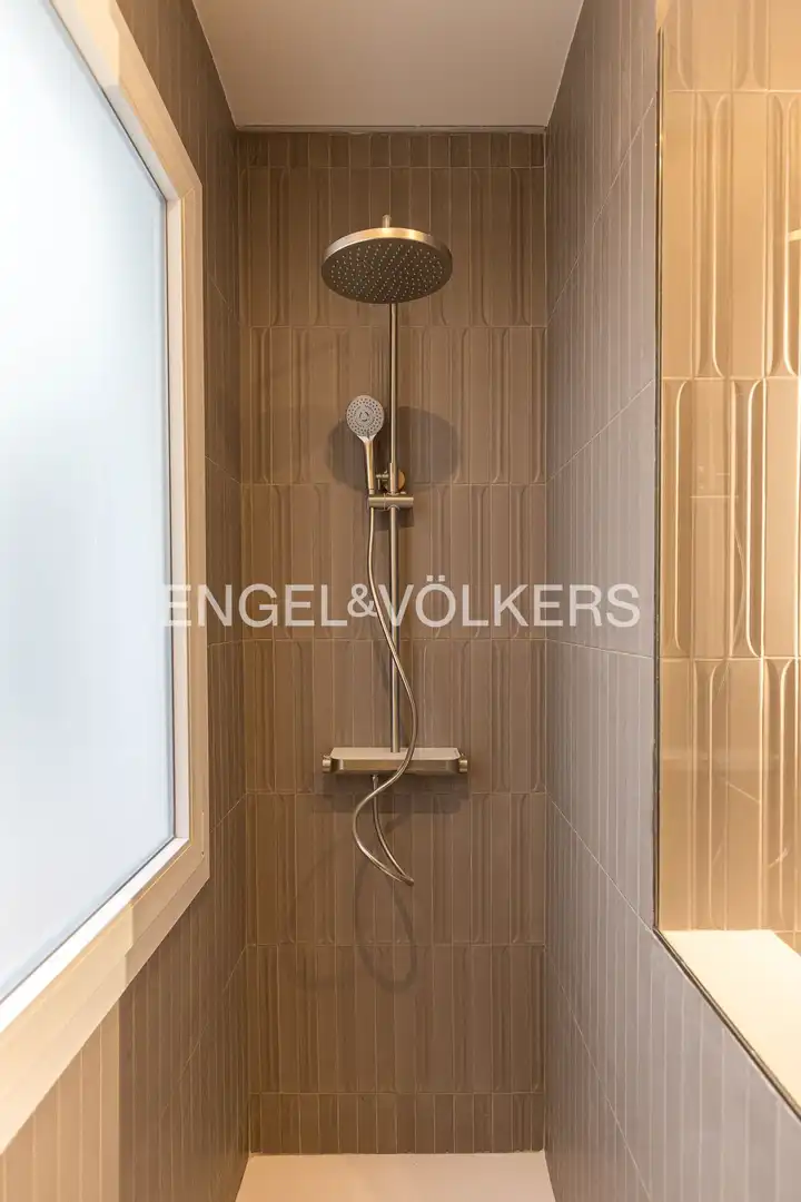 Badezimmer von Wohnung zur Miete in Madrid mit Klimaanlage, Heizung und Parkett