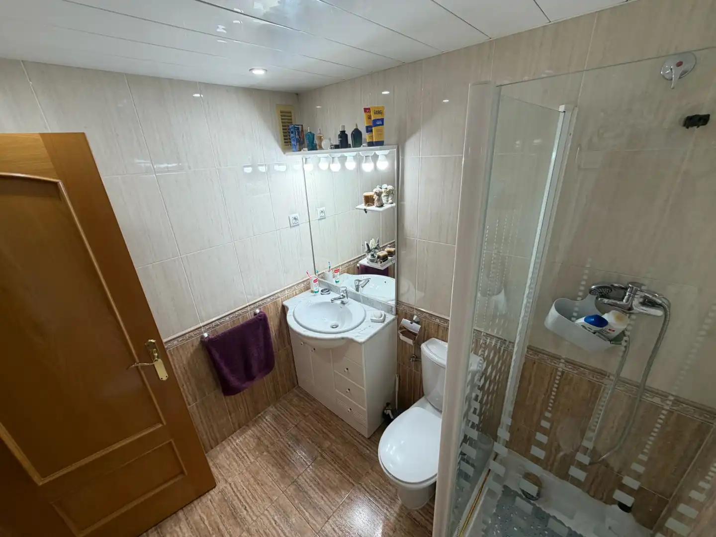 Baño de Piso en venta en Sant Boi de Llobregat con Calefacción, Terraza y Amueblado