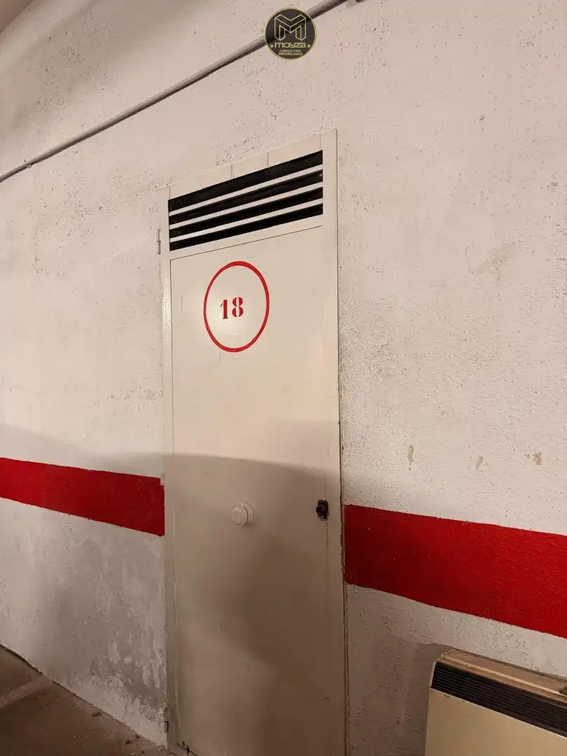 Parkplatz von Wohnung zum Verkauf in Jaén mit Klimaanlage, Heizung und Privatgarten
