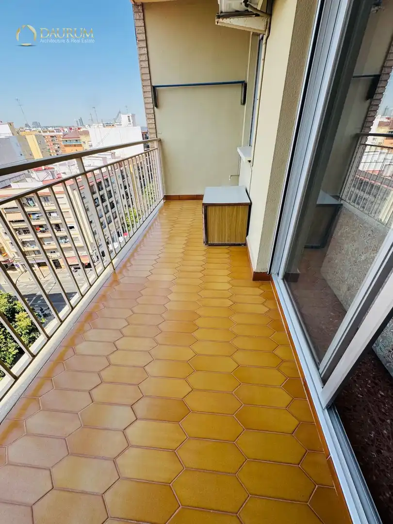 Piso en venta en Hermanos Machado, Poble Nou