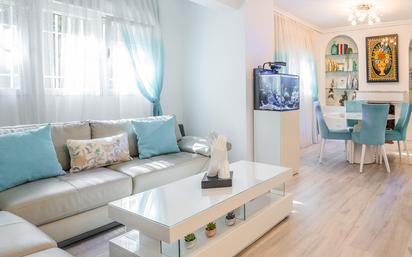 Living room of Flat for sale in  Madrid Capital  with Air Conditioner