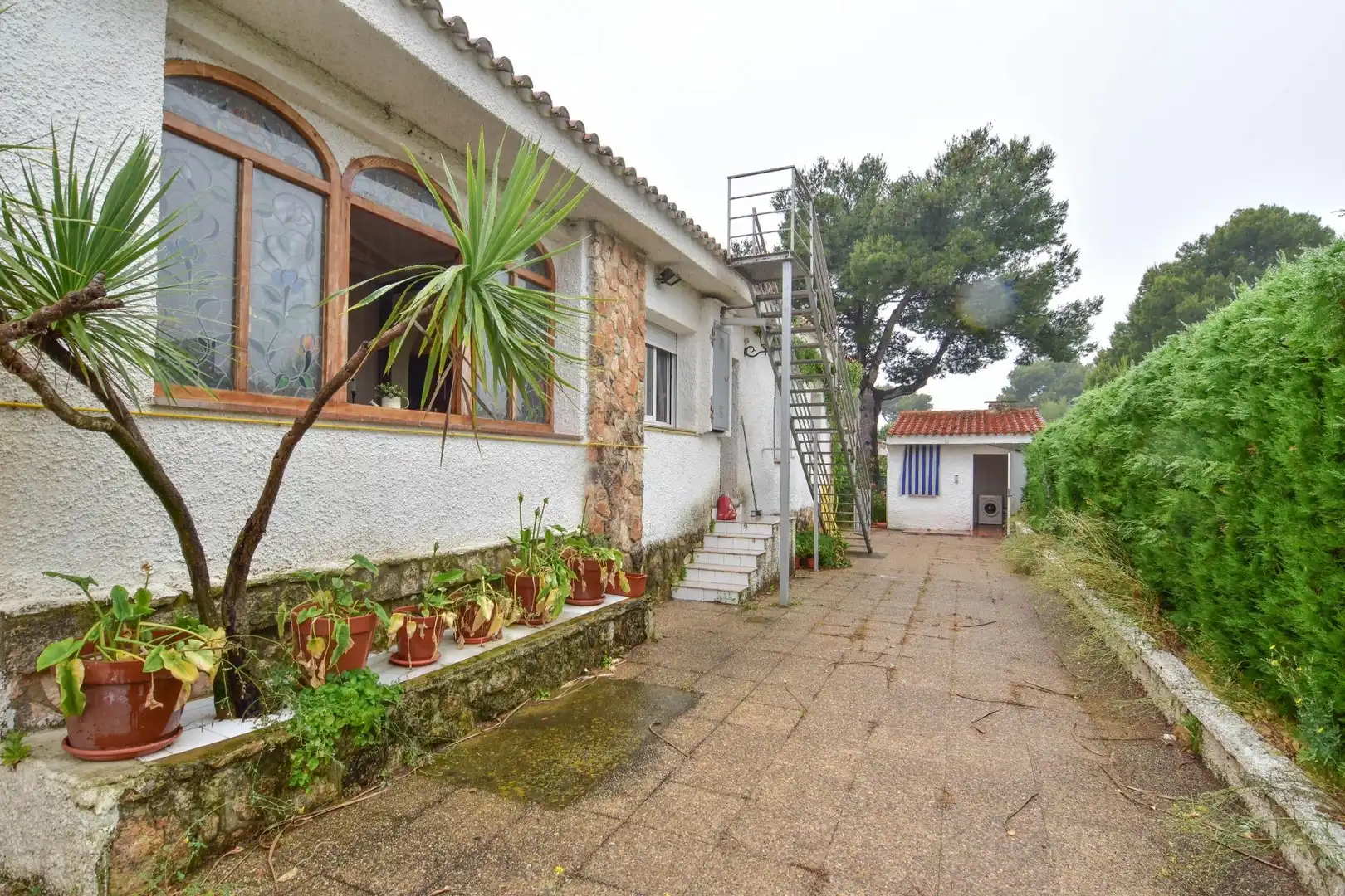 Vista exterior de Casa o xalet en venda en Torrent amb Aire condicionat, Jardí privat i Terrassa