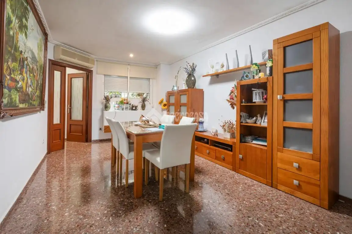 Dining room of Houses for sale in Valencia  with Air Conditioner, Terrace and Balcony
