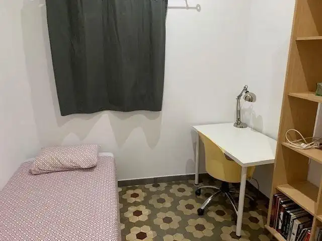 Habitación de Piso de alquiler en Valencia con Aire acondicionado, Amueblado y Balcón