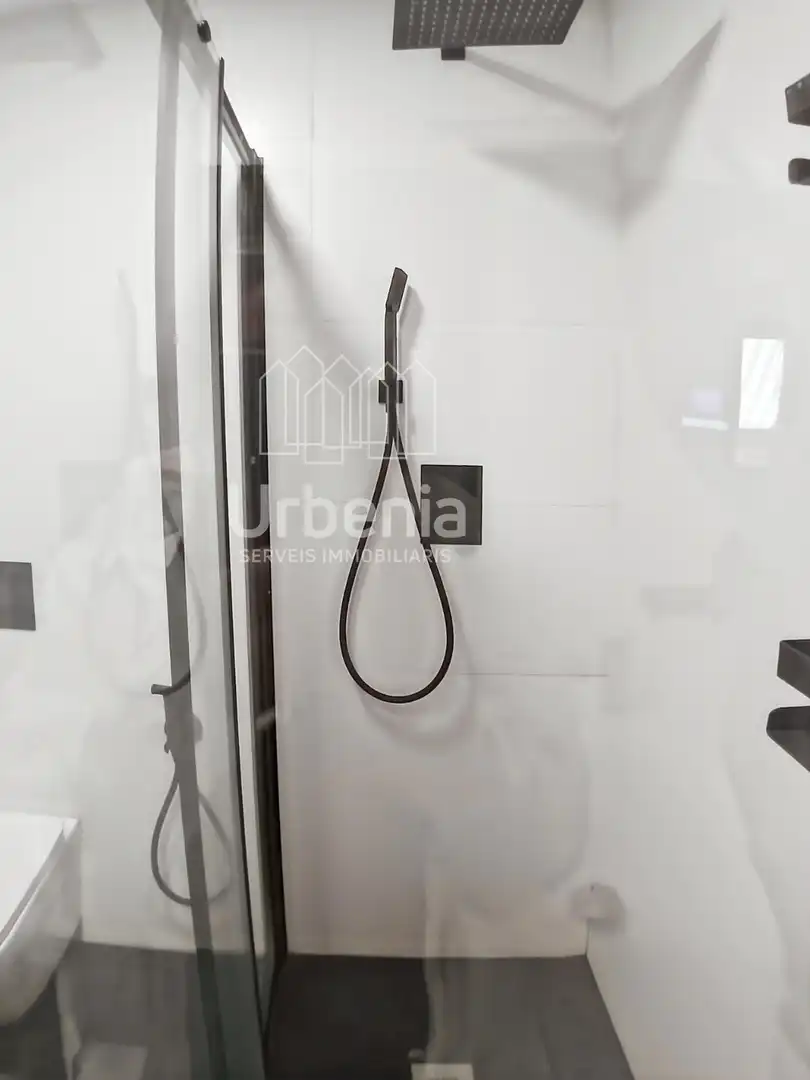 Baño de Piso en venta en Mataró con Aire acondicionado, Calefacción y Terraza