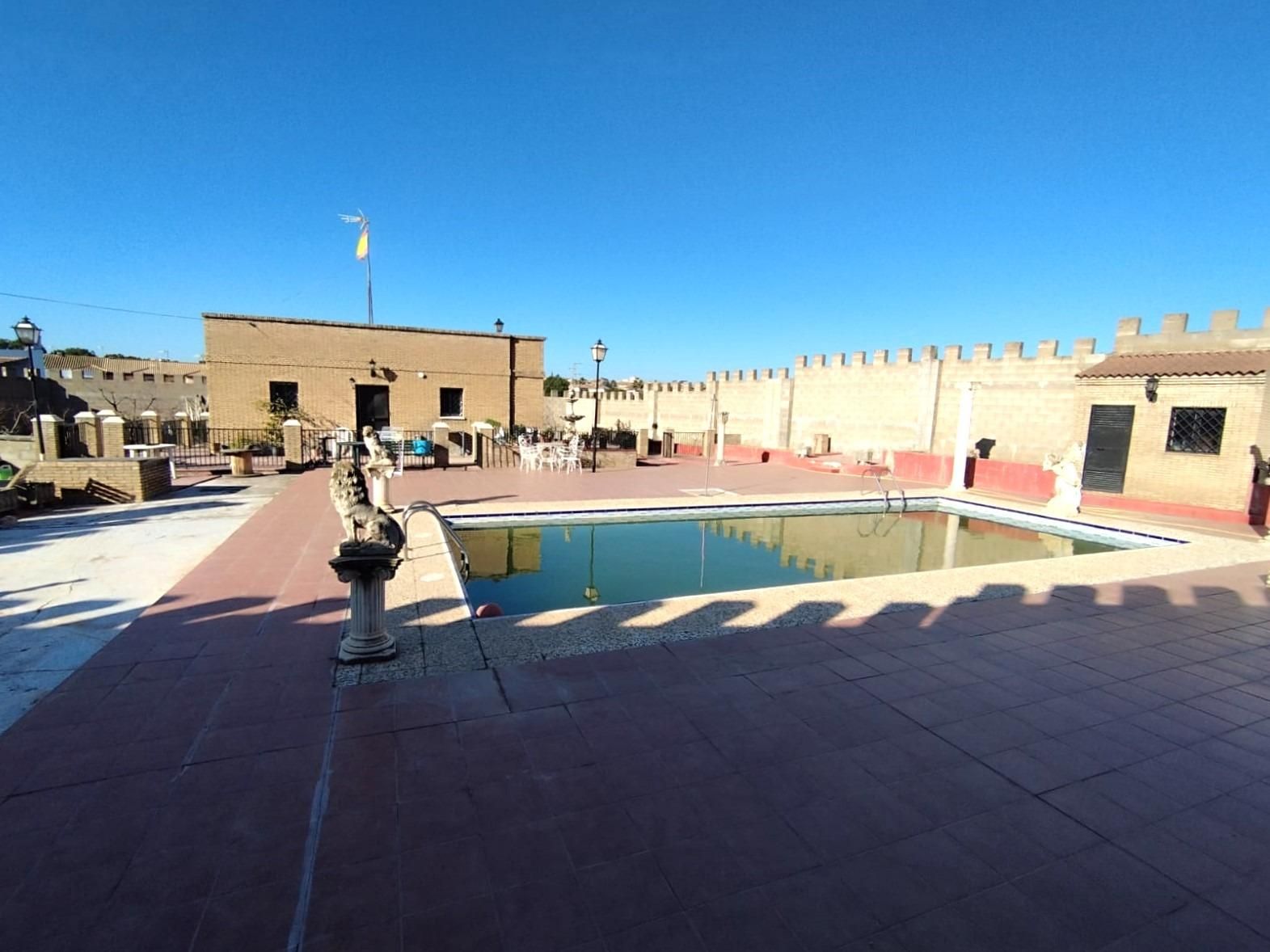 Piscina de Casa o xalet en venda en Burguillos amb Jardí privat, Terrassa i Piscina