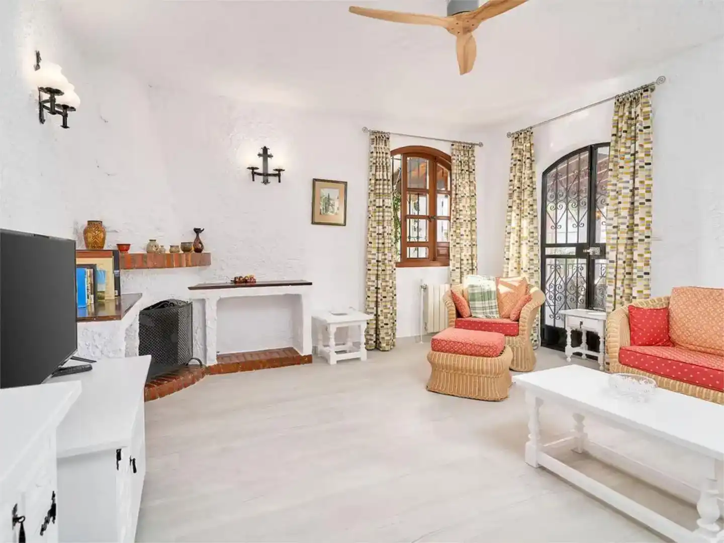 Wohnzimmer von Country house zur Miete in Nerja mit Klimaanlage und Schwimmbad