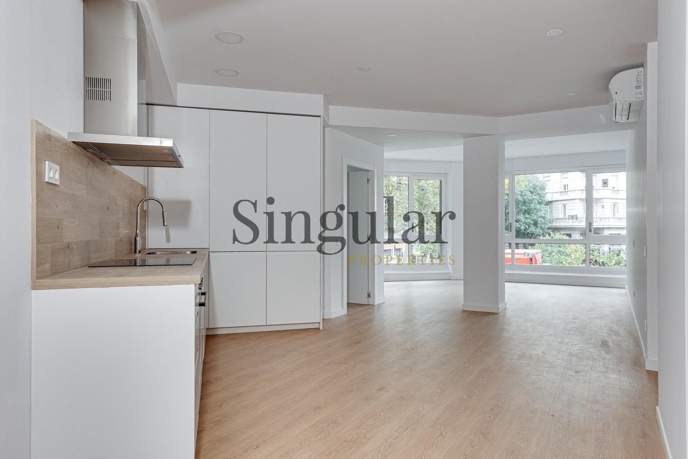 Dormitori de Pis en venda en  Barcelona Capital amb Aire condicionat i Parquet