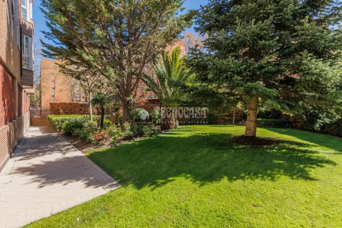 Jardín de Piso en venta en Madrid con Aire acondicionado, Calefacción y Parquet