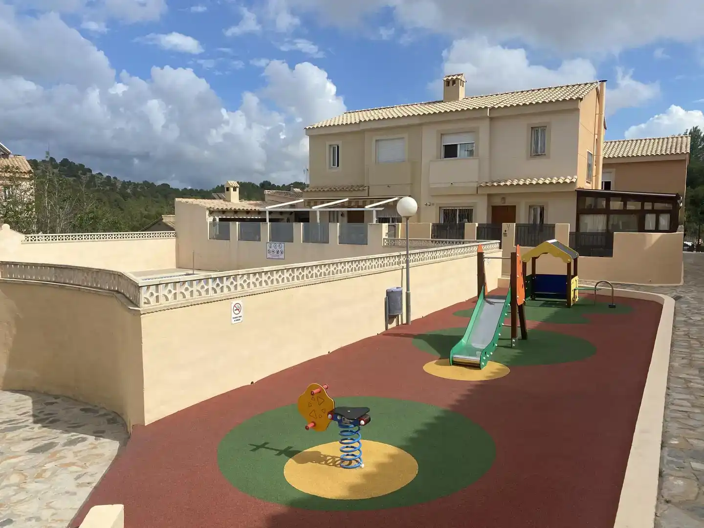 Terrassa de Casa adosada de lloguer en Polop amb Aire condicionat, Jardí privat i Parquet