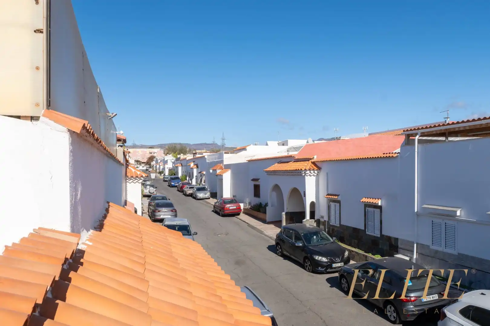 Vista exterior de Casa adosada en venda en San Bartolomé de Tirajana amb Aire condicionat, Calefacció i Jardí privat