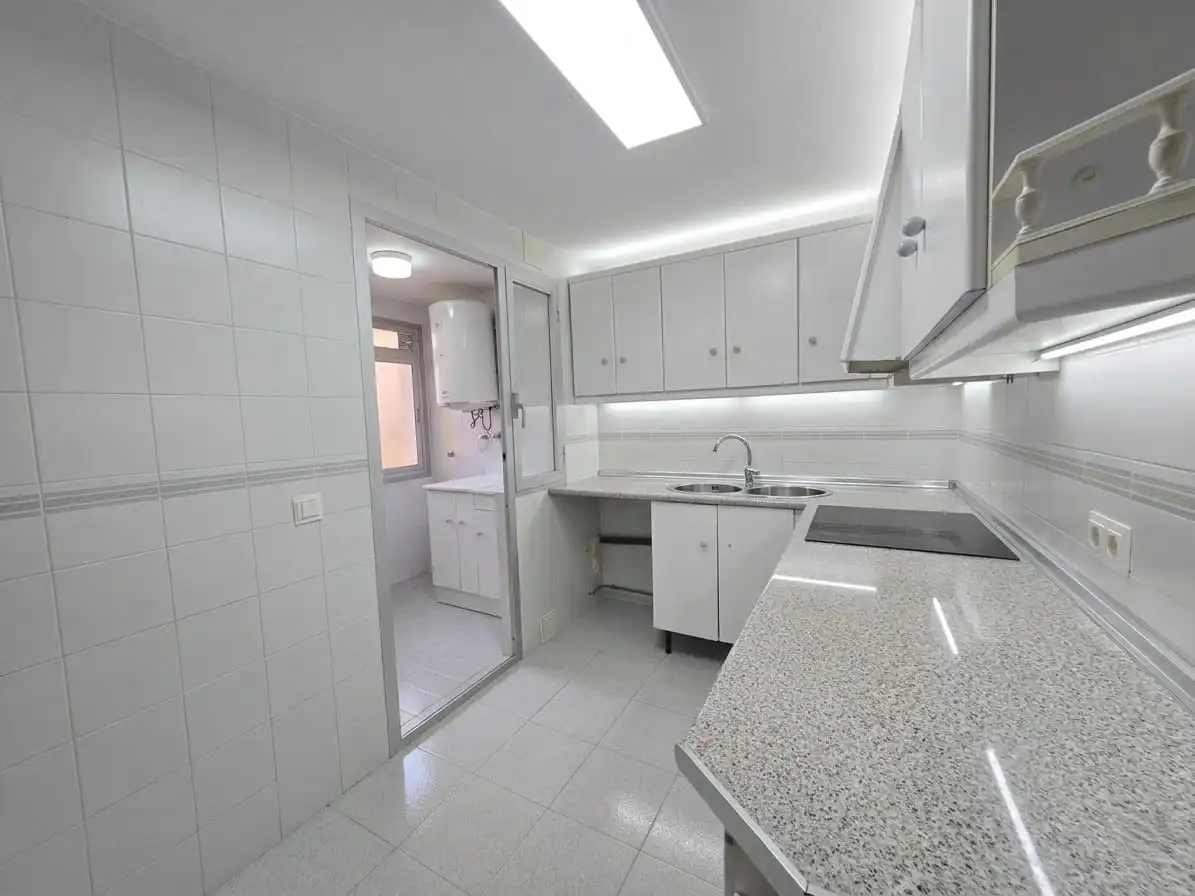 Küche von Wohnung zum Verkauf in Rincón de la Victoria mit Klimaanlage, Terrasse und Möbliert