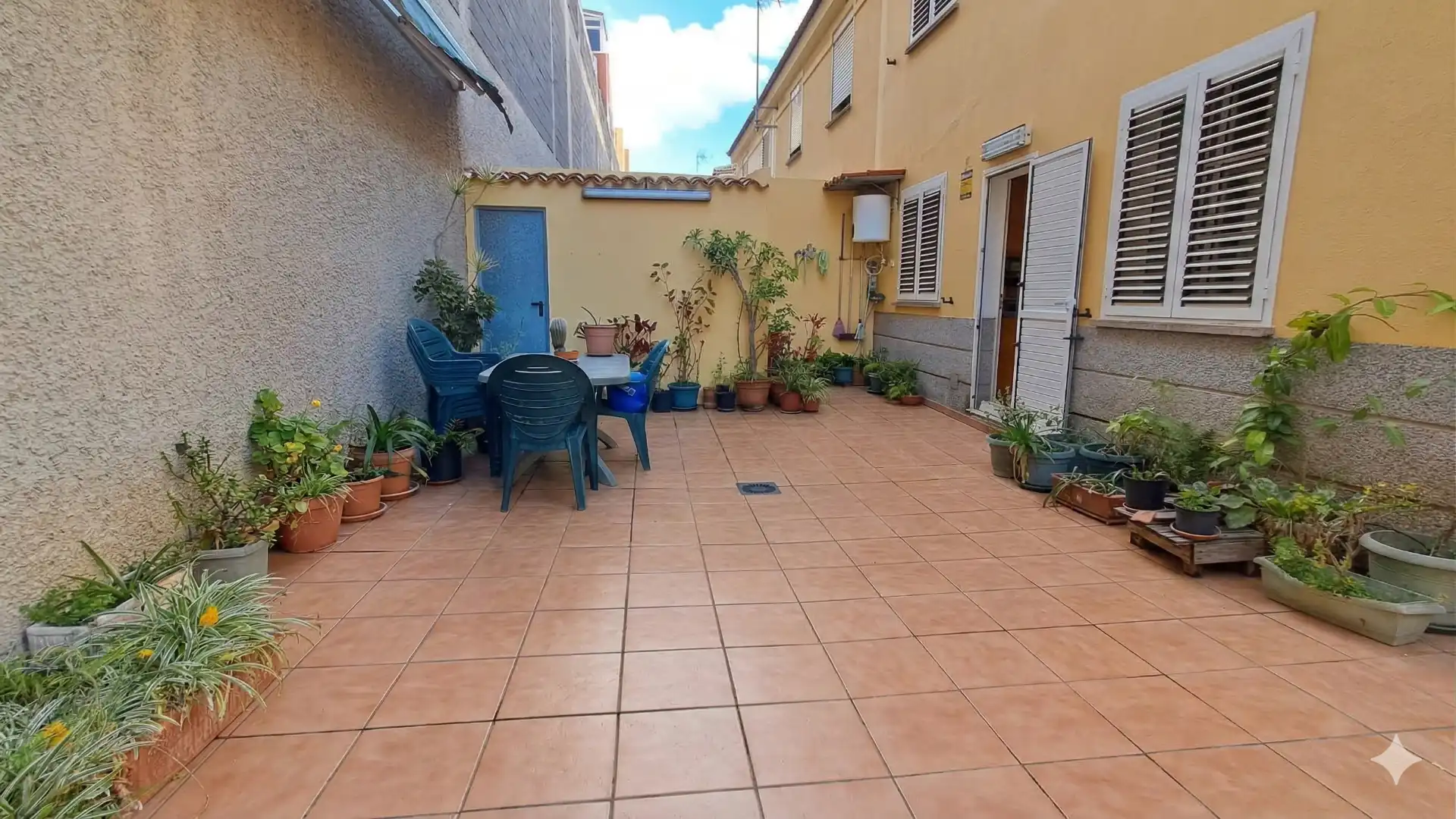 Vista exterior de Casa adosada en venta en Las Palmas de Gran Canaria con Terraza y Trastero