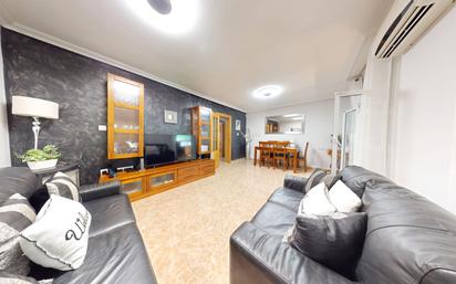 Living room of Flat for sale in Alicante / Alacant  with Air Conditioner and Balcony