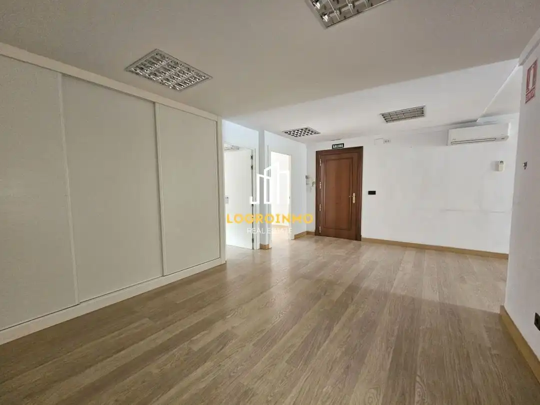 Flat for sale in  Logroño  with Air Conditioner, Heating and Storage room