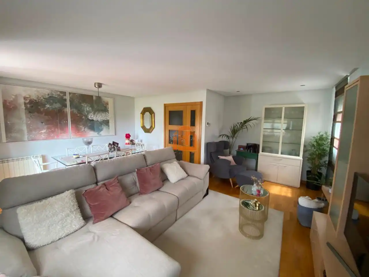 Sala de estar de Casa adosada en venta en San Andrés del Rabanedo con Calefacción, Jardín privado y Trastero