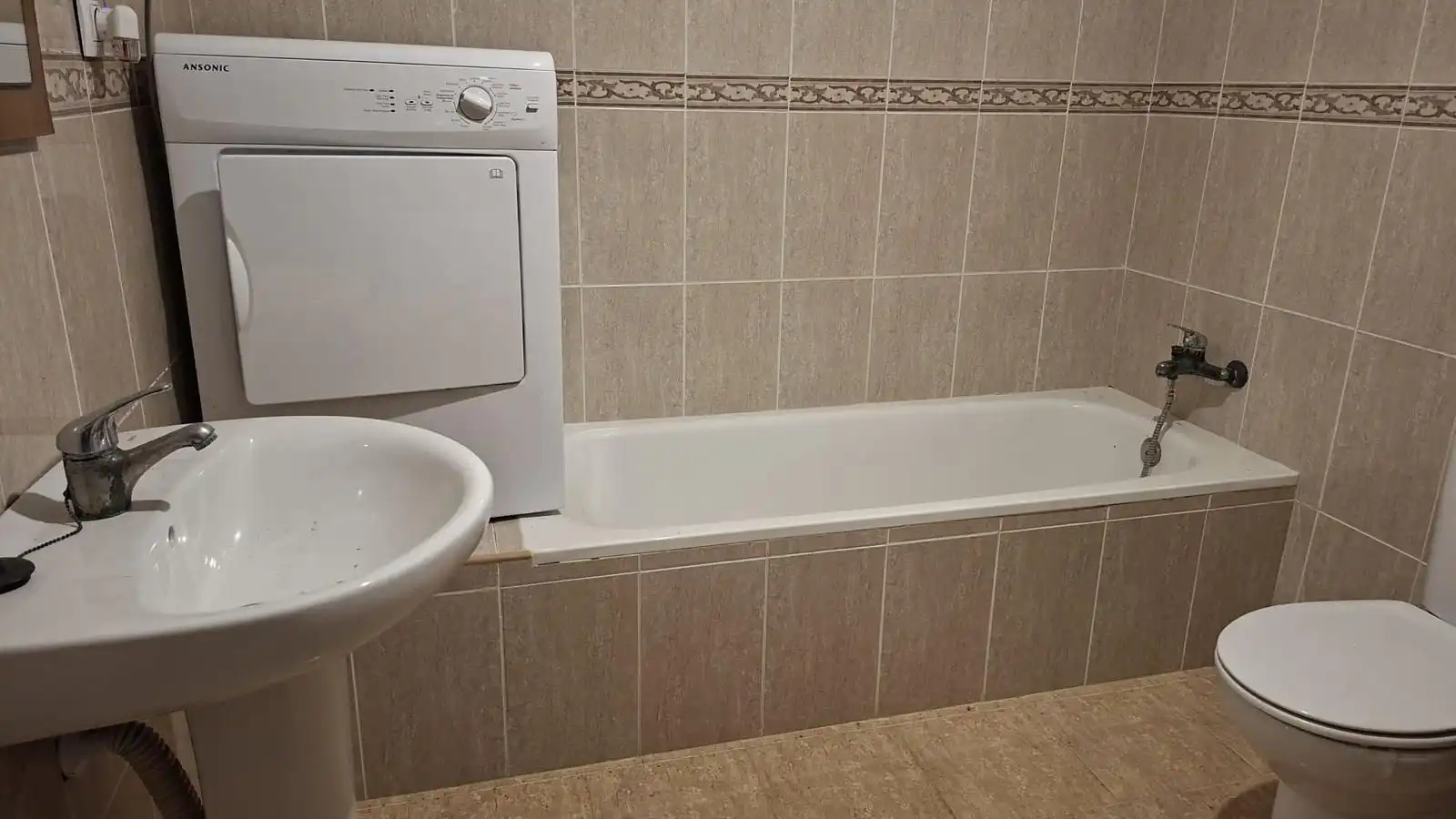 Badezimmer von Haus oder Chalet zum Verkauf in Carmona mit Privatgarten und Schwimmbad