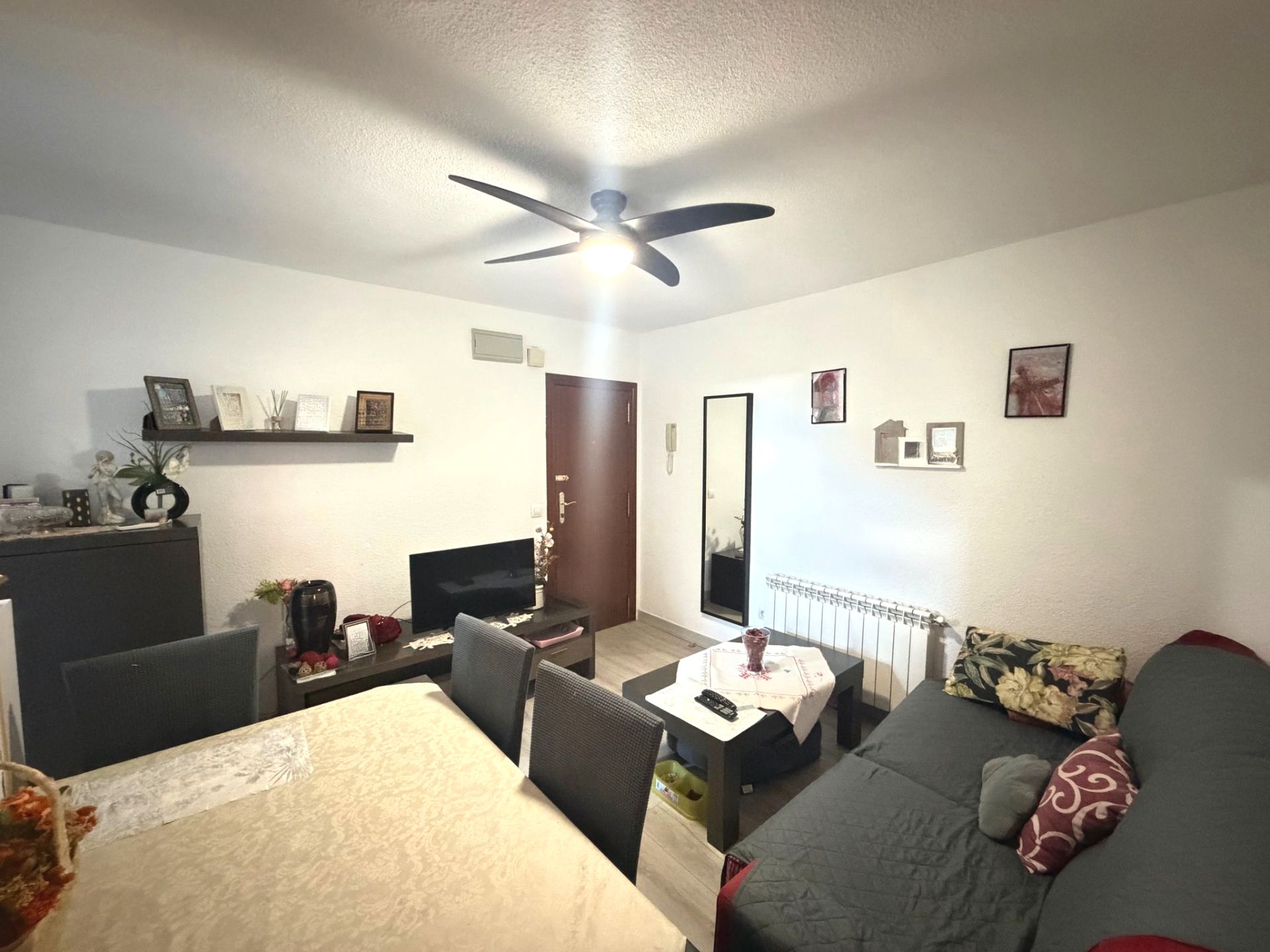 Living room of Flat for sale in Alcalá de Henares