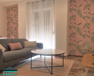 Sala d'estar de Pis de lloguer en  Granada Capital amb Moblat i Balcó