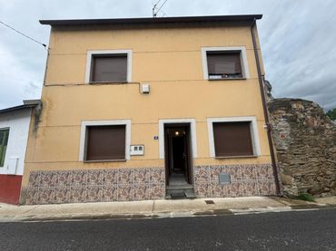 Casa en venda a Vega de Espinareda
