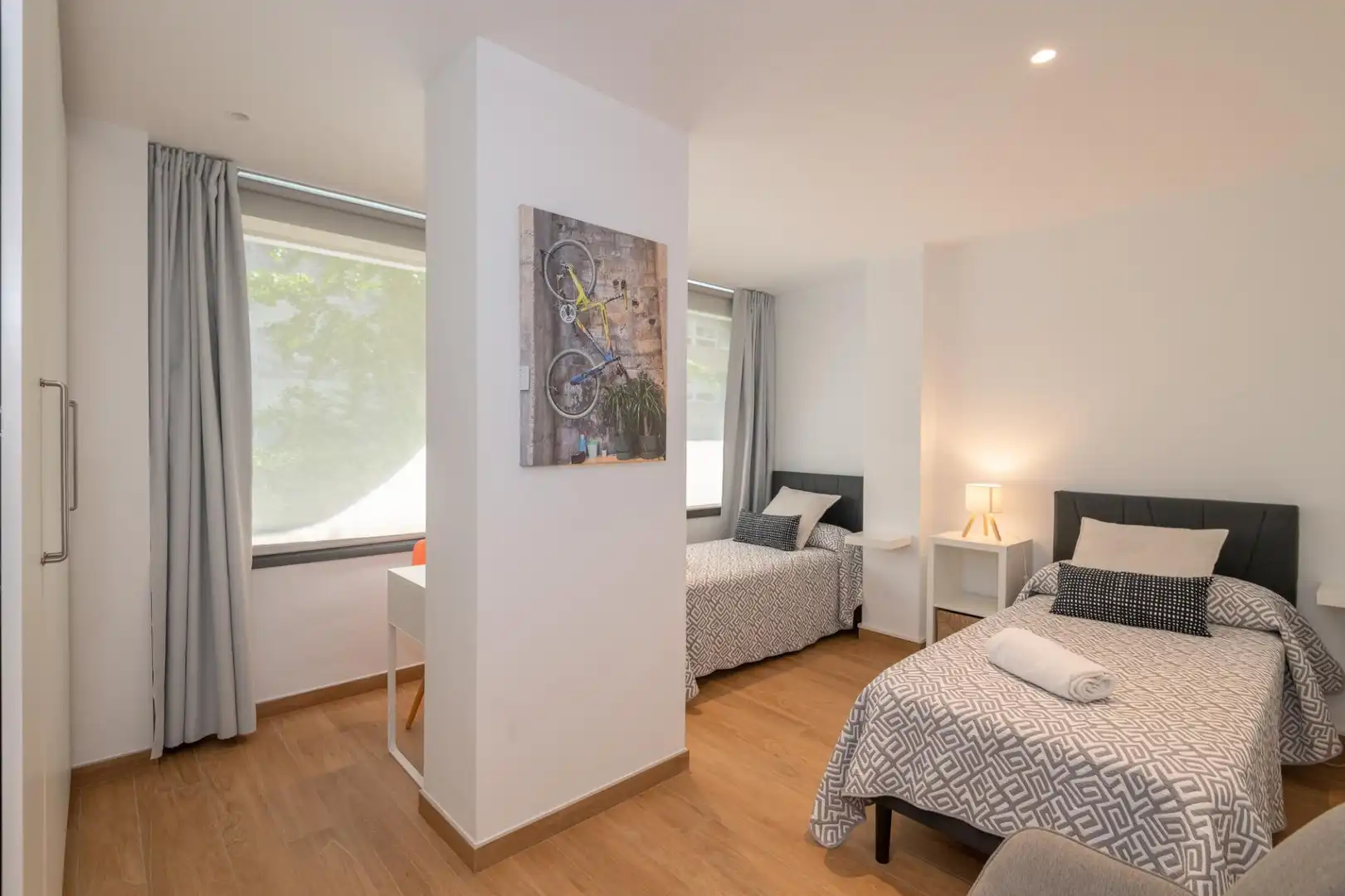Bedroom of Flat for rent in Girona  with Air Conditioner, Heating and Furnished